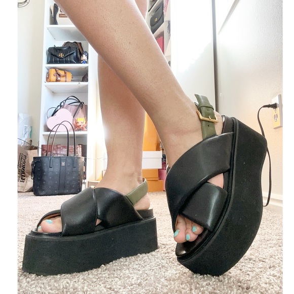Marni Black and Green  Leather Fussbett Platform Sandals 8 - Picture 1 of 11